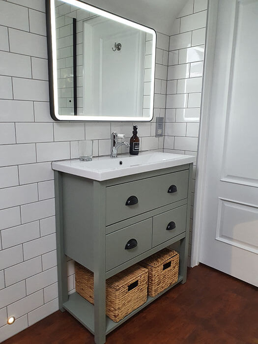 Bathroom Projects - Project 2 - Slider Image - Phillips Ensuite Pic 4