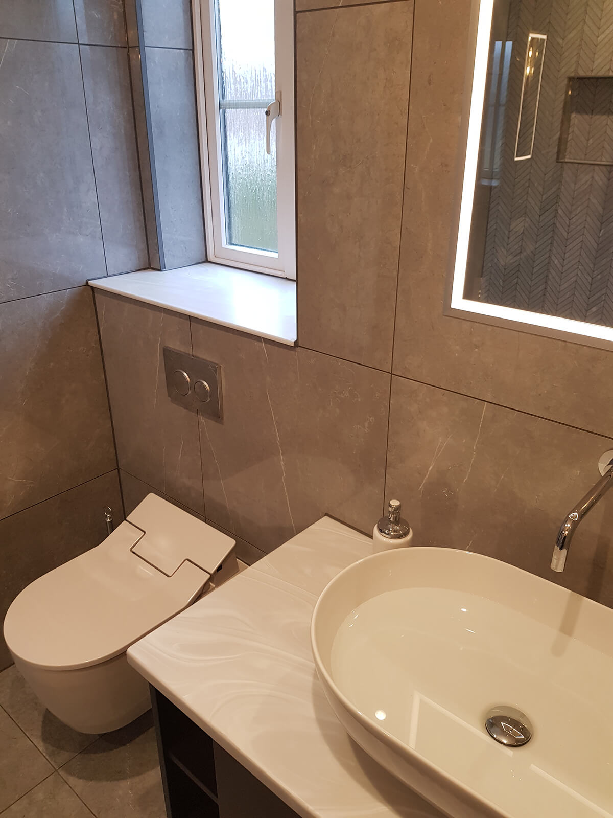 Collins En-suite 2
